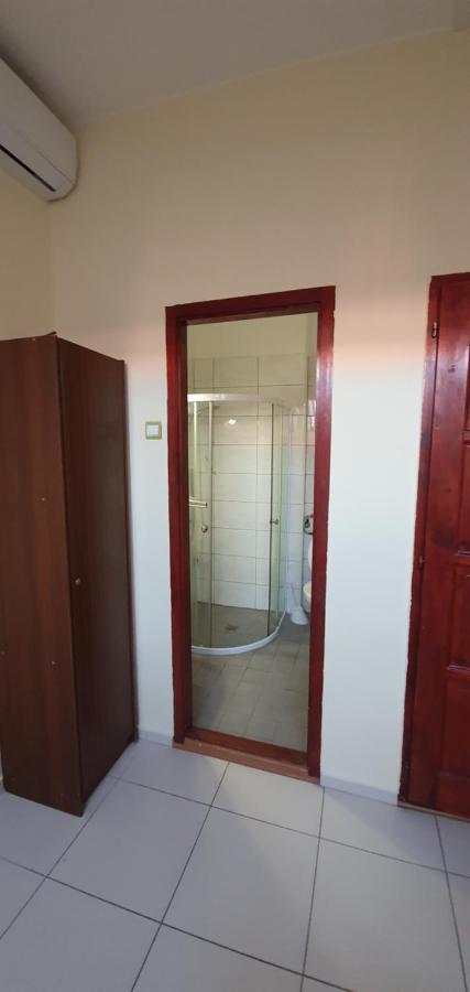 Romzsa Todor Kollegium Hostel Szeged Ngoại thất bức ảnh