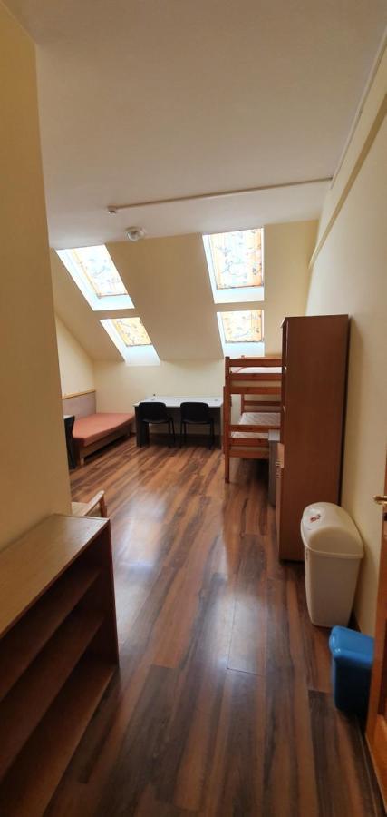 Romzsa Todor Kollegium Hostel Szeged Ngoại thất bức ảnh