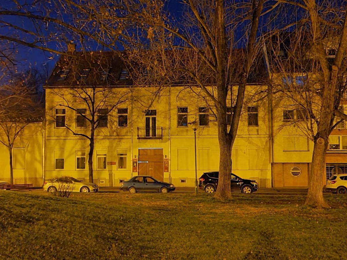 Romzsa Todor Kollegium Hostel Szeged Ngoại thất bức ảnh