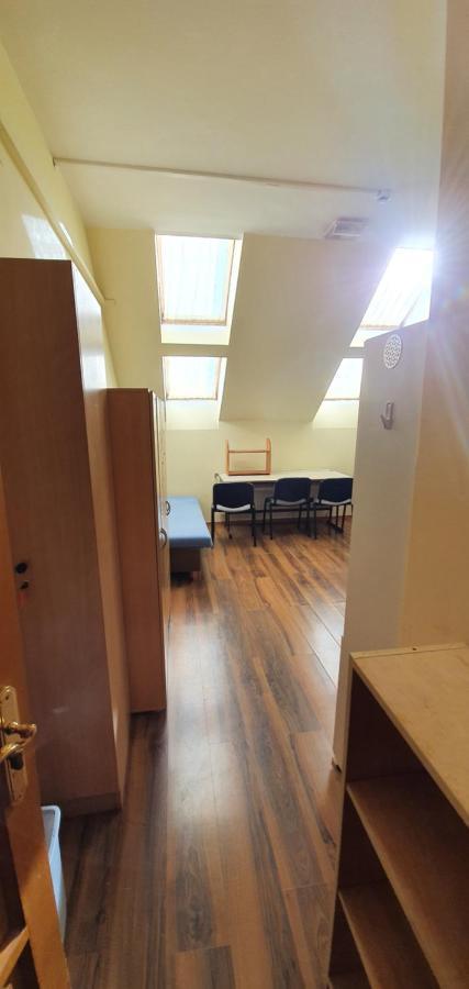Romzsa Todor Kollegium Hostel Szeged Ngoại thất bức ảnh