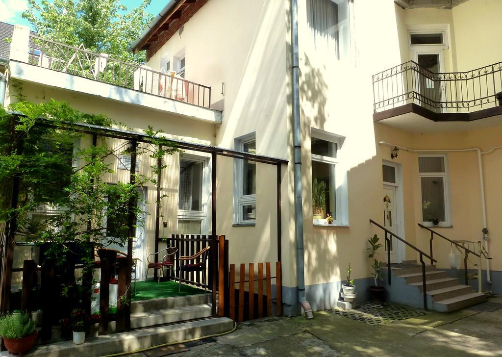 Romzsa Todor Kollegium Hostel Szeged Ngoại thất bức ảnh